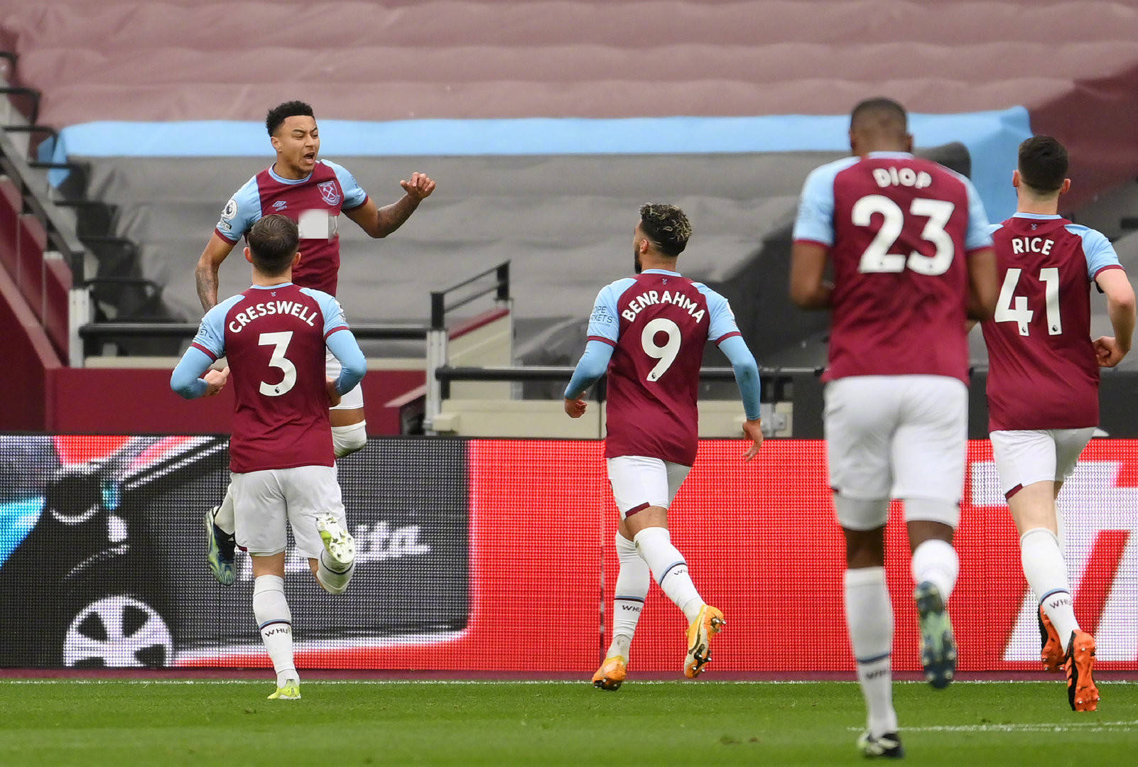 弗拉站了出 弗拉站了出