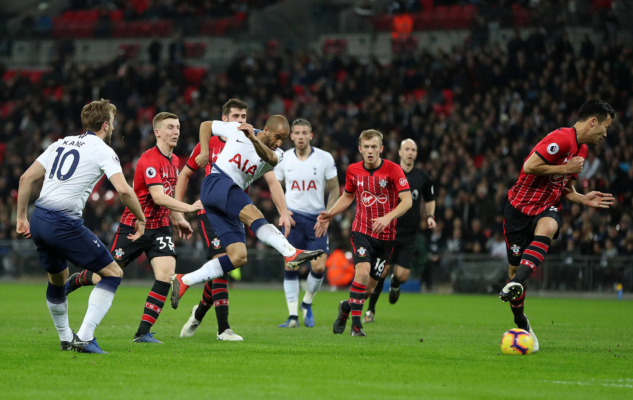 中的表现都 中的表现都